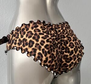 Victoria's Secret Nwt True Cat Ruched Ruffled Ruffle Cheeky Swim Bikini Bottom